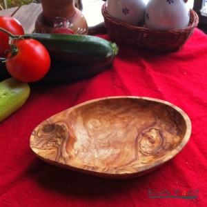 Bowl for olive fruits, olive wood