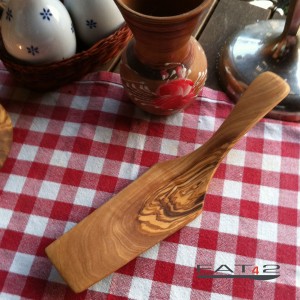Pizza or cake server out of olivewood