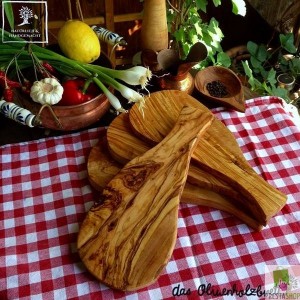 Planche à découper pour servir de bois d'olive