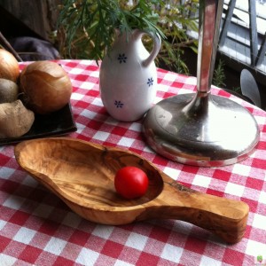 Bowl, olive wood, leaf shape