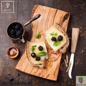 Olive wood cutting board