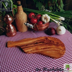 Cutting board with handle