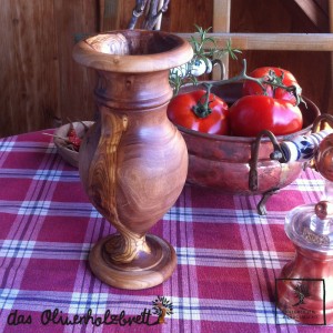 Vase aus Olivenholz